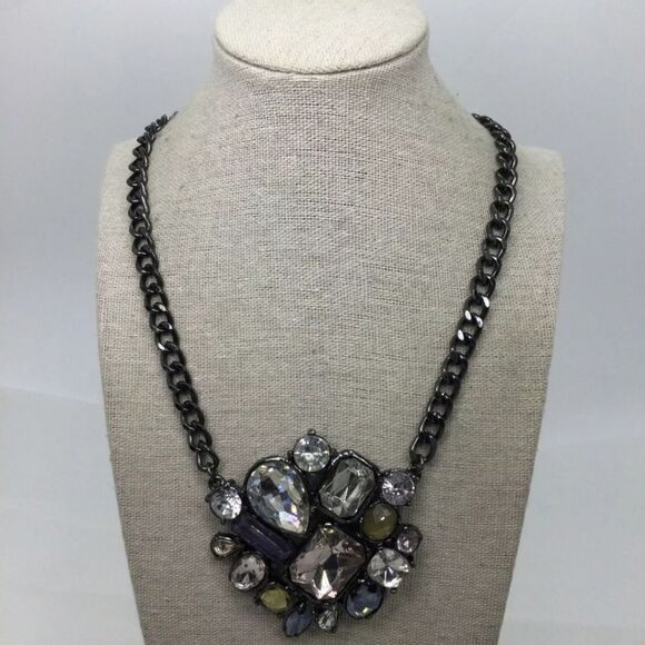 Chico's Mixed Color Rhinestone Pendant Chain Necklace NWOT 16" - Picture 2 of 5